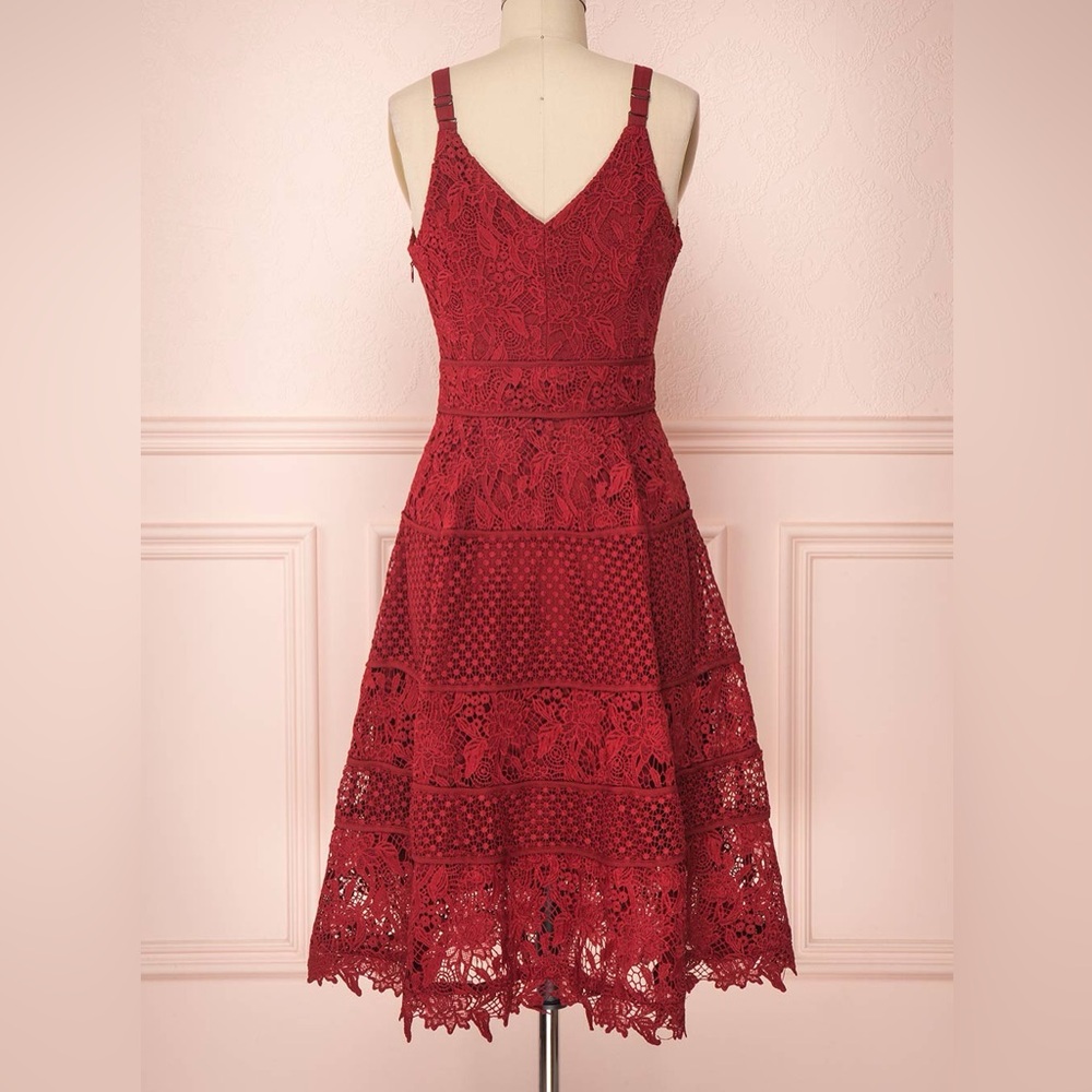 New without tags - Adelyn Rae Red Lace Dress (M)